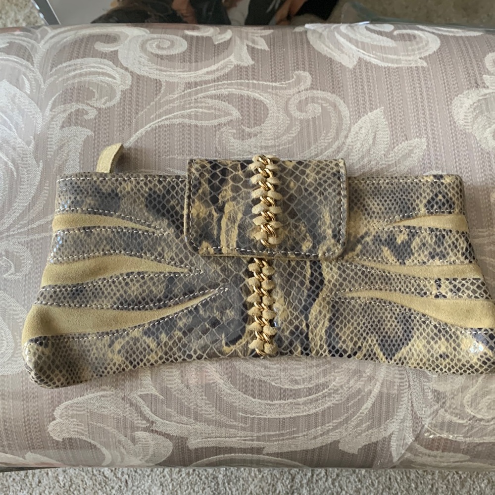 Clutch handbag